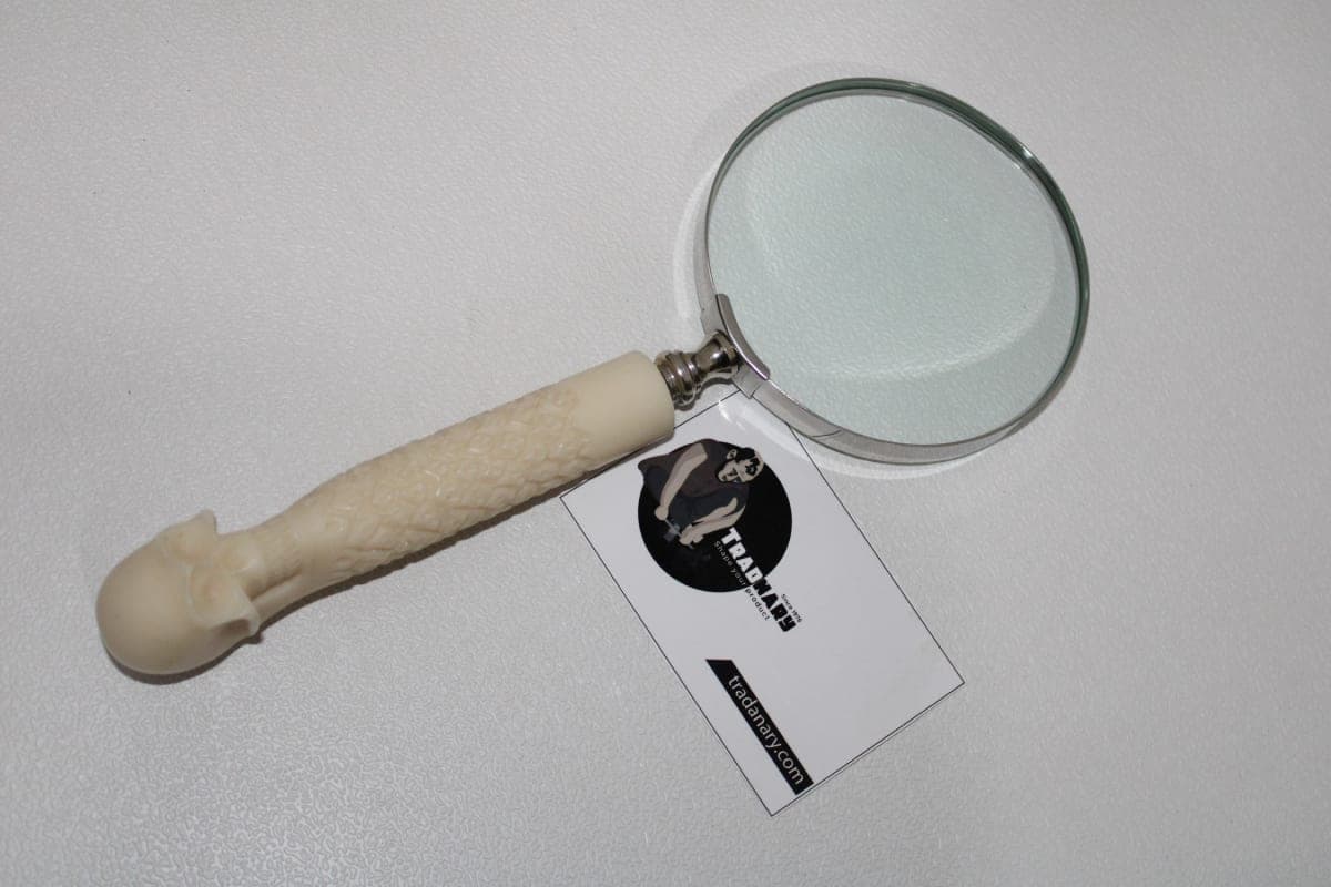 Skull Shape Magnifying Glass