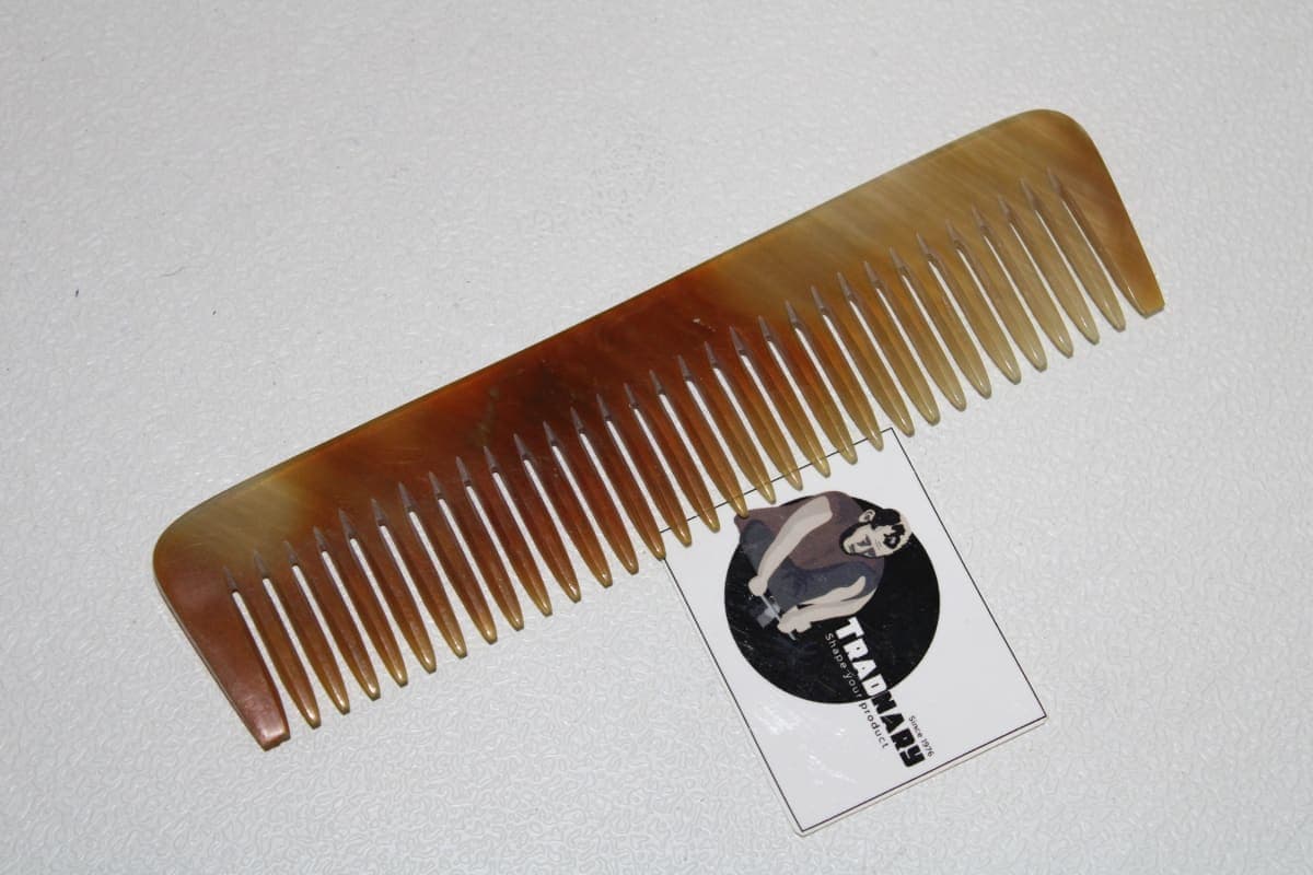 Brown Horn Comb