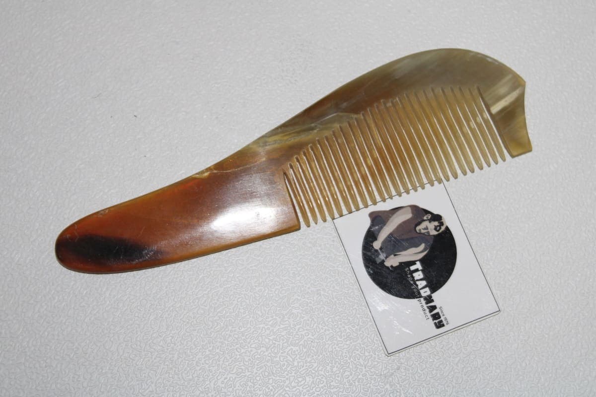 Brown Horn Comb