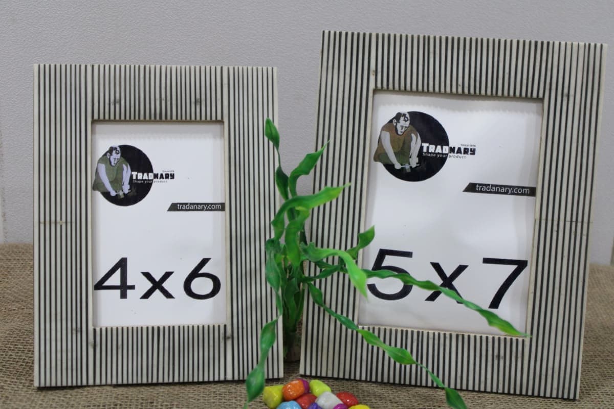 Resin Photo Frame With Vertical Pattern