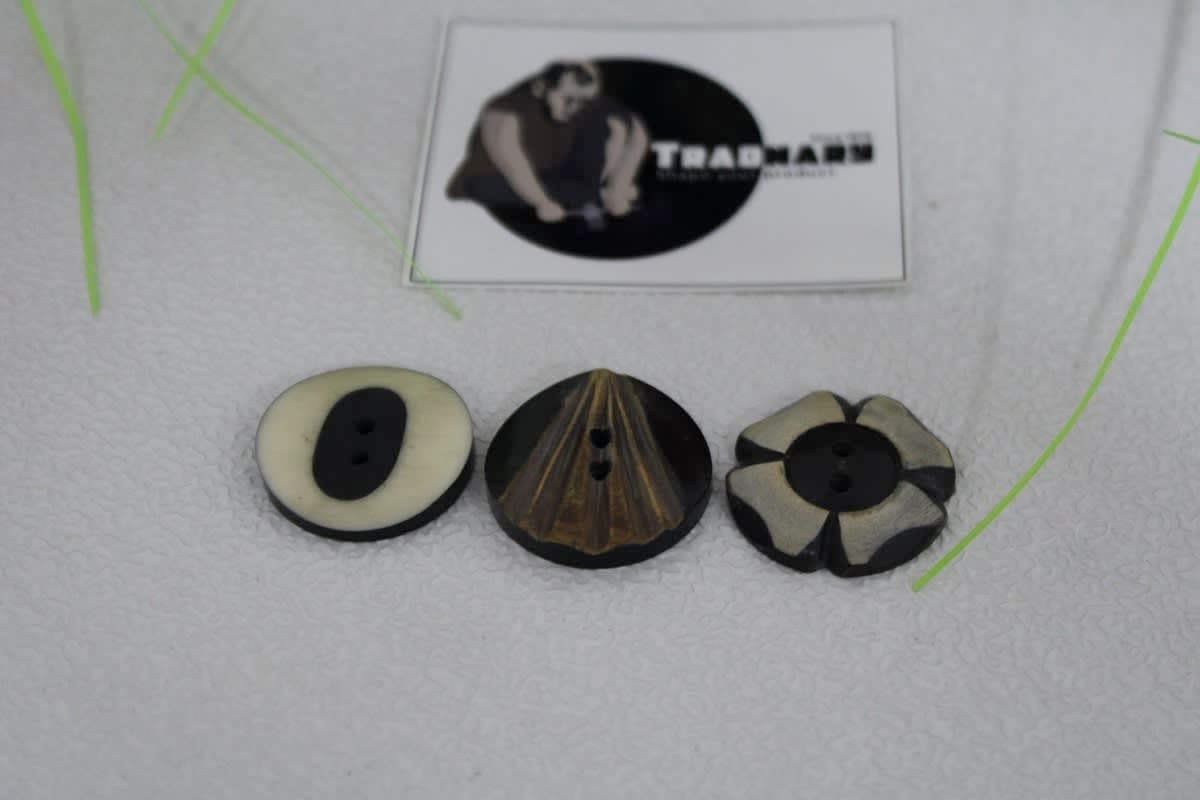 BuFfalo Horn Button