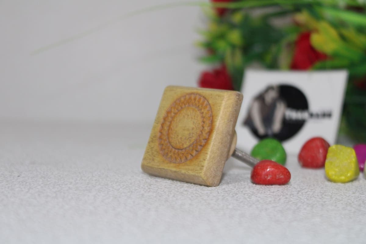 Wood carving Knob