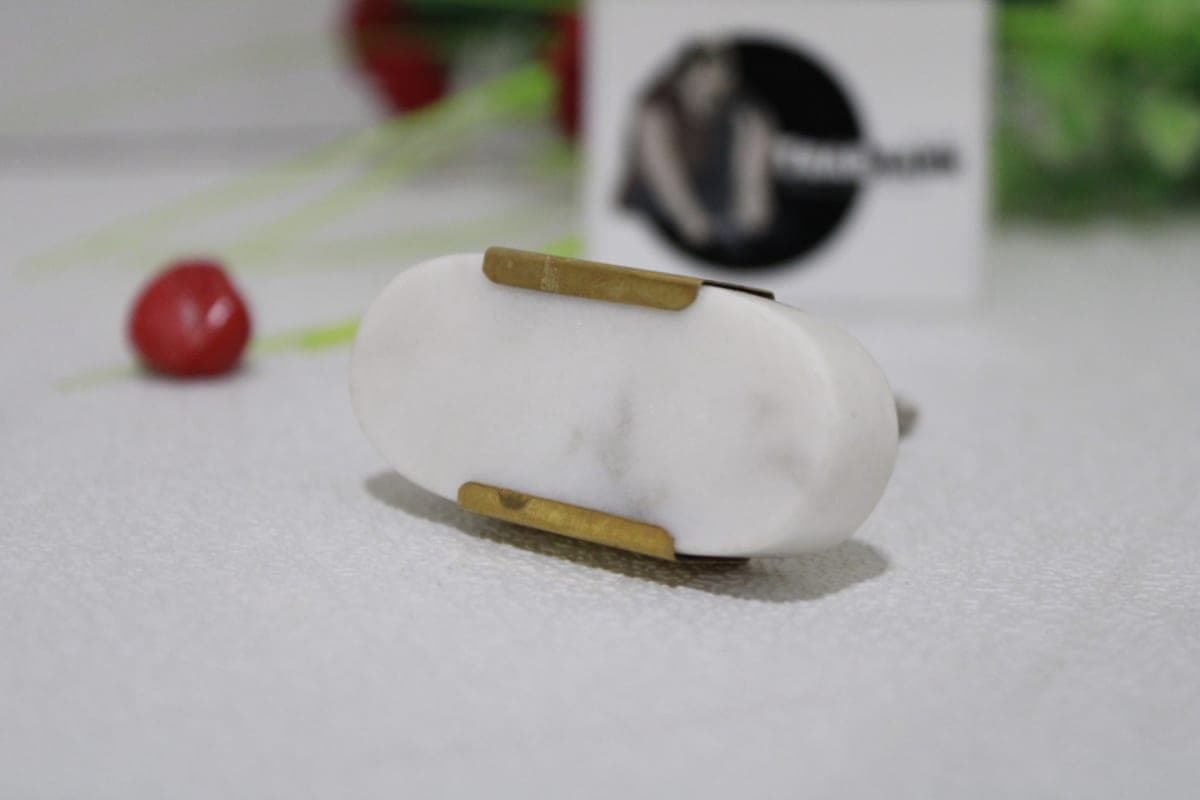  Knob In White Marble
