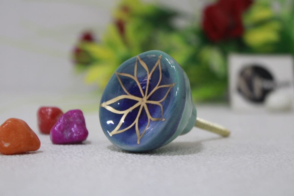 Printed Flower Blue Knob