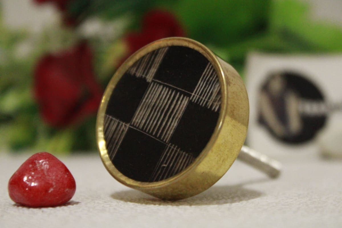 Rexine Knob With Molded Brass