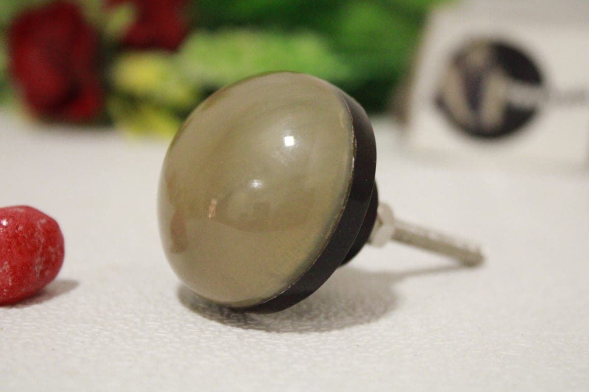 Horn Knob In Ecru Color