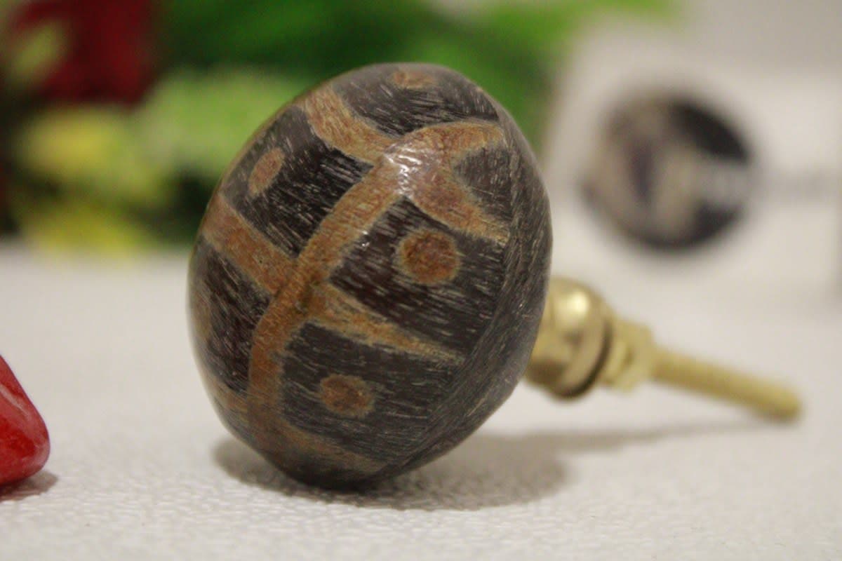 Horn Knob In Square Pattern Design