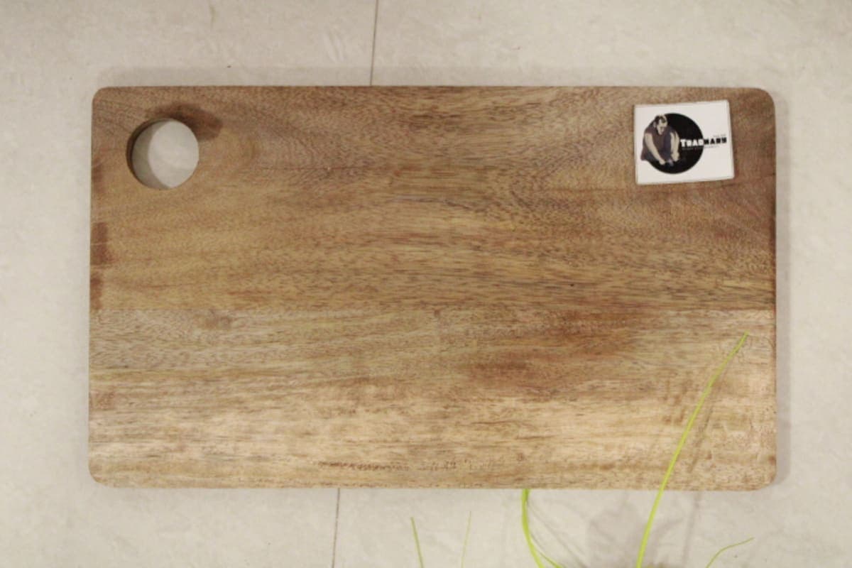 Wooden Chopping Board With Corner Hole Design