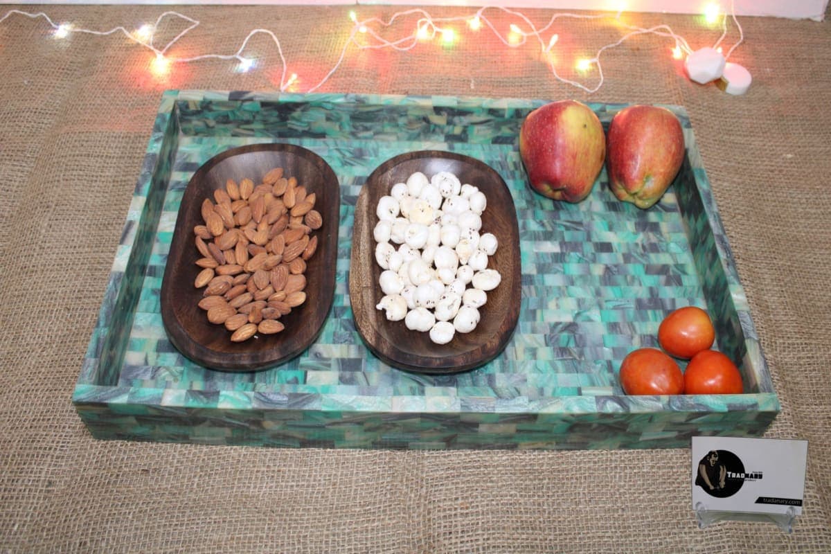 RESIN INLAY SERVING TRAY IN MOSAIC DESIGN