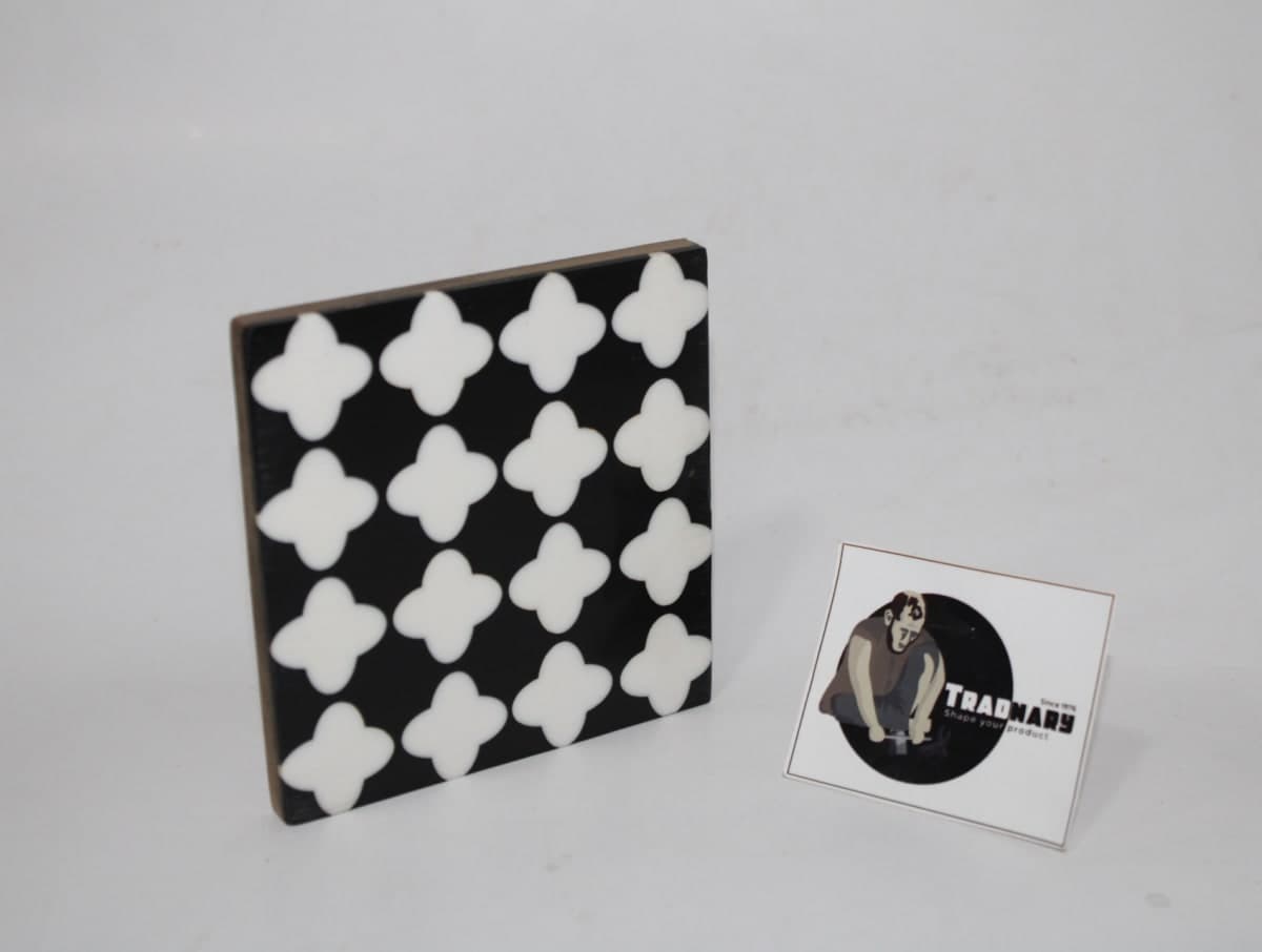 RESIN INLAY COASTER IN GEOMETRICAL DESIGN