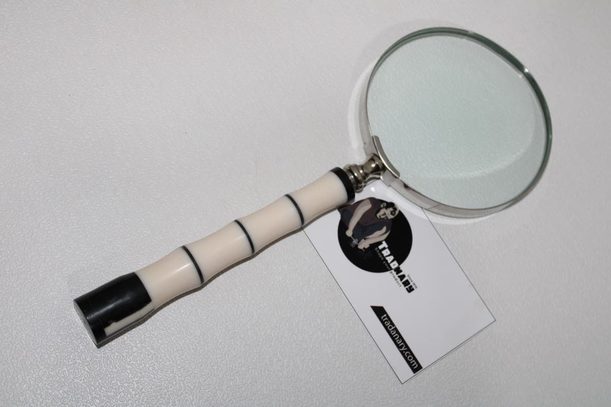 Black and White Strip Magnifying Glass