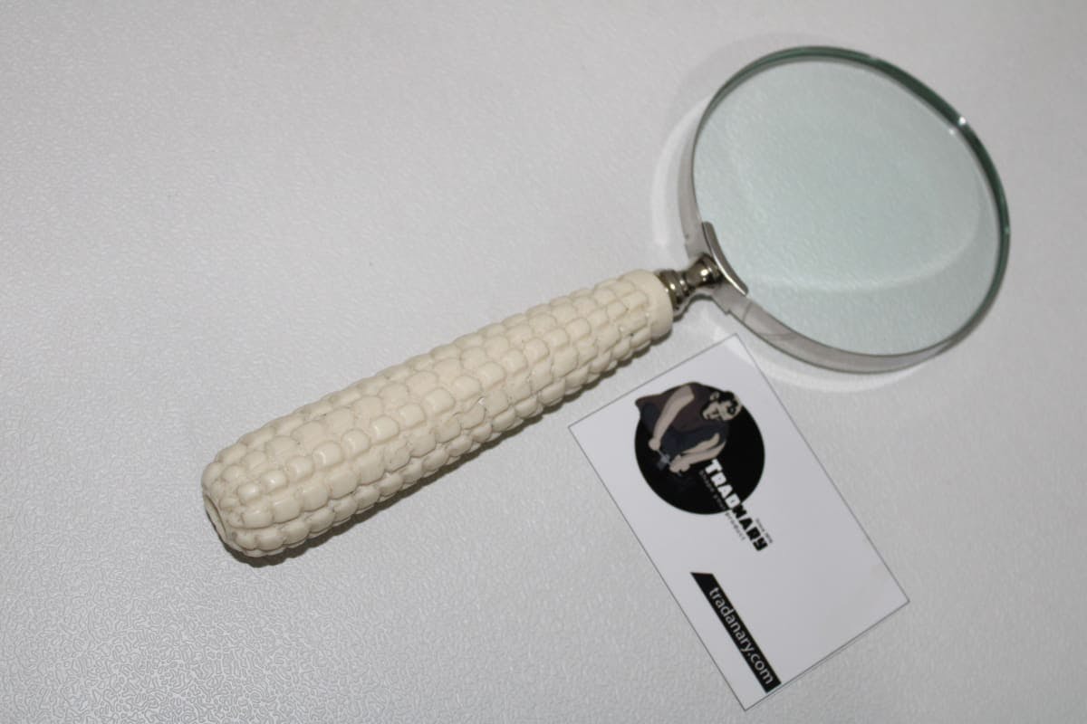White Magnifying Glass With Mosaic Handle